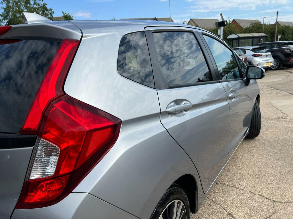 Honda Jazz 1.3 I-vtec S Red #9