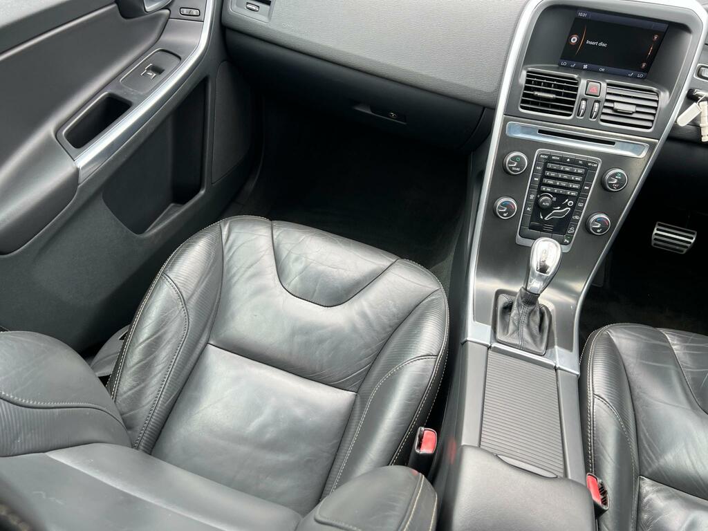 Volvo XC60 2.4 D5 Se Lux Nav Awd 212 Bhp Red #18