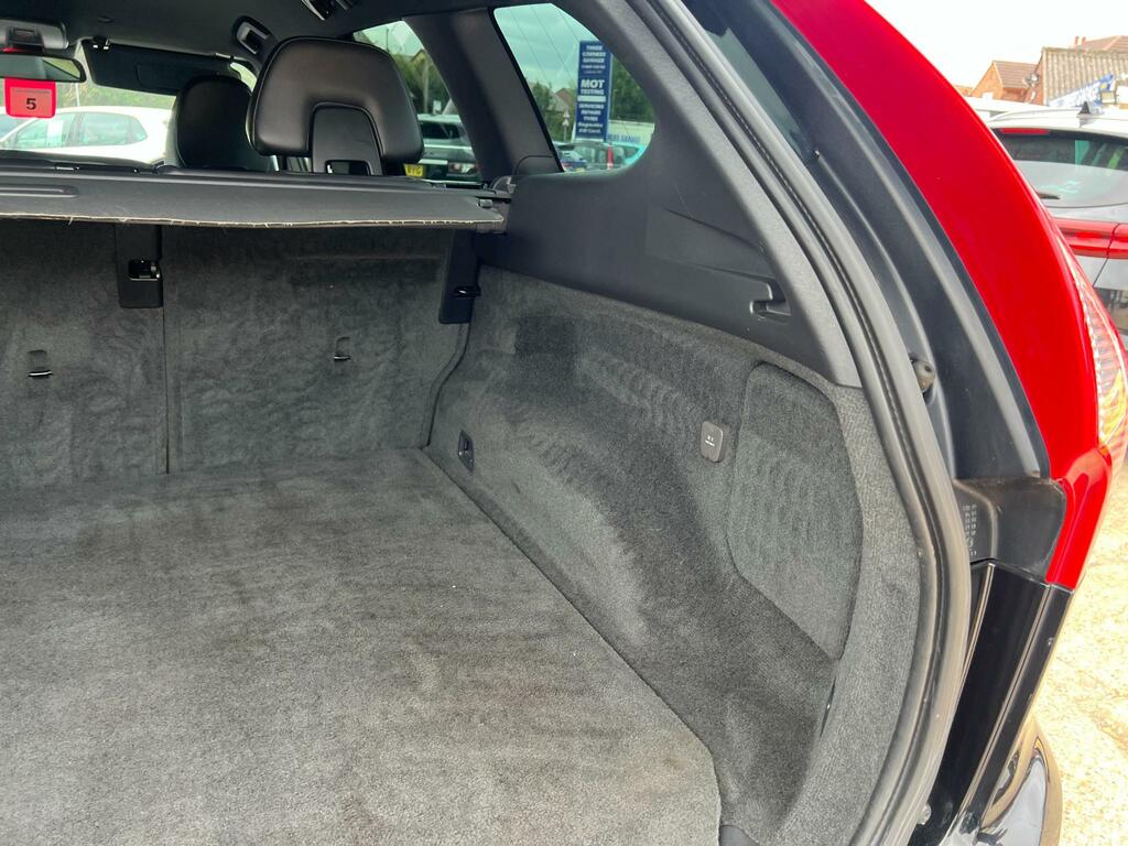 Volvo XC60 2.4 D5 Se Lux Nav Awd 212 Bhp Red #44