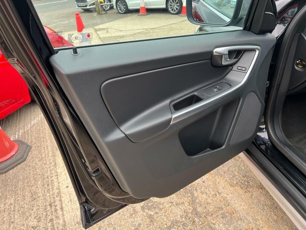 Volvo XC60 2.4 D5 Se Lux Nav Awd 212 Bhp Red #14