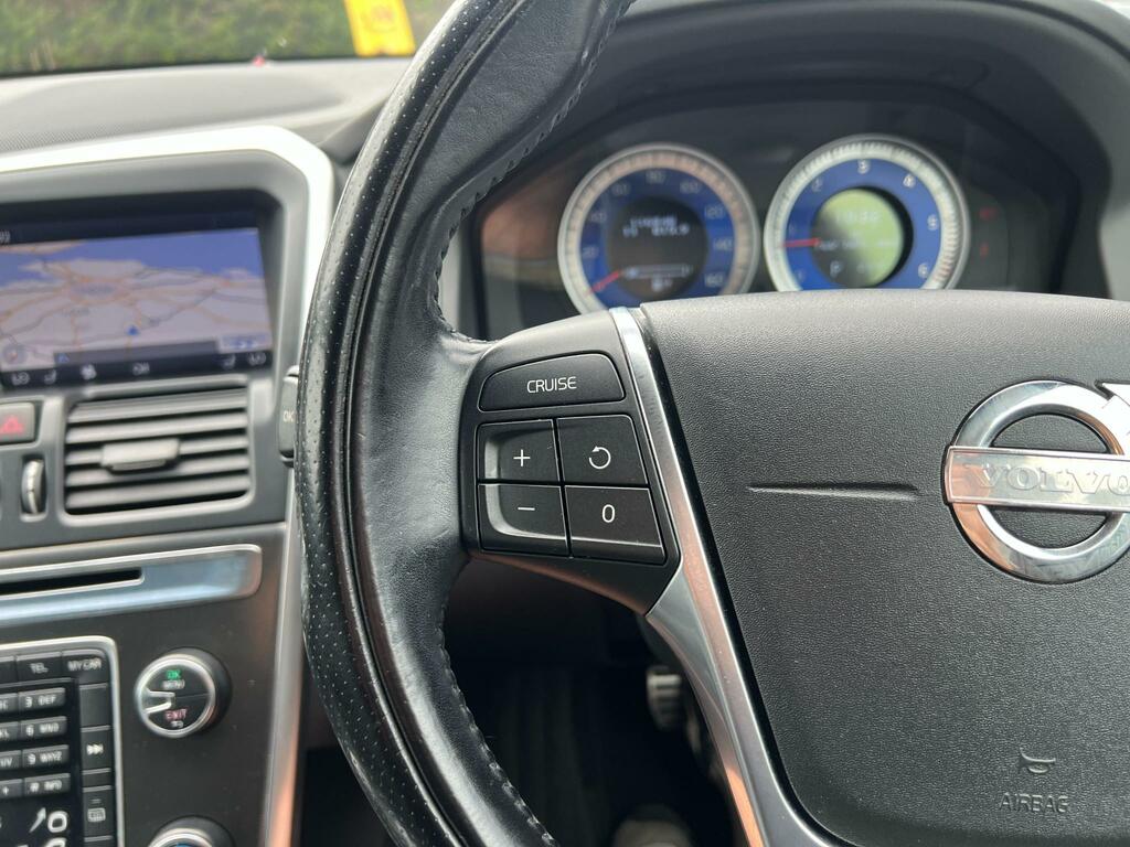 Volvo XC60 2.4 D5 Se Lux Nav Awd 212 Bhp Red #27