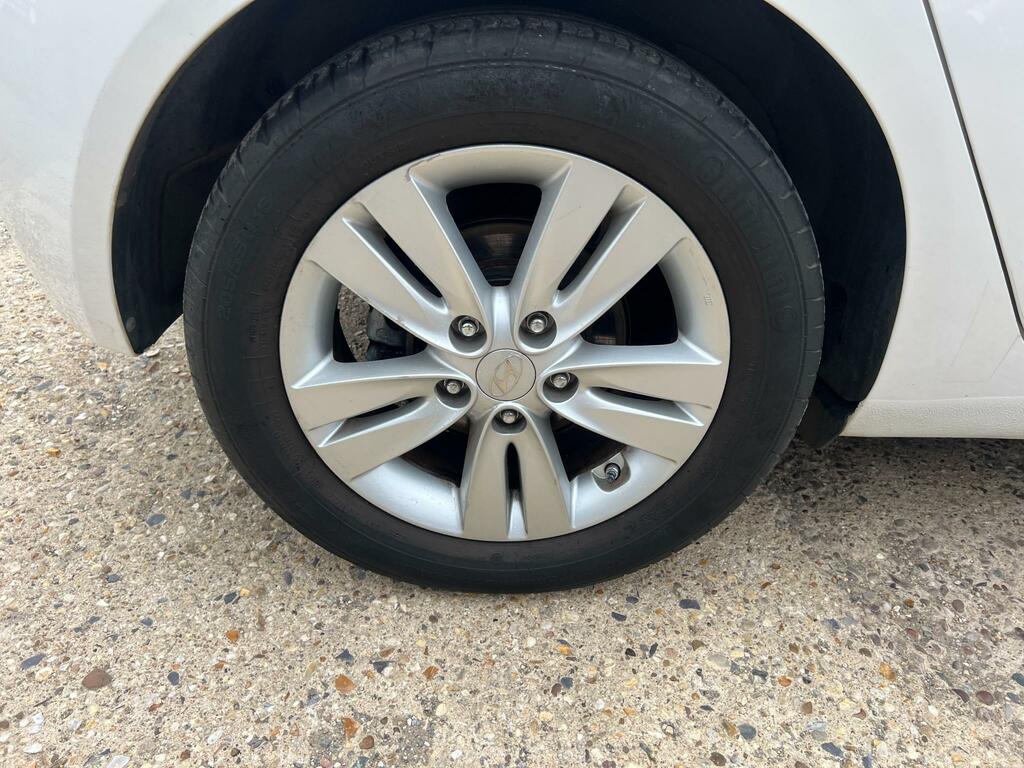 Hyundai Ix20 1.4 Active Hatchback Euro 5 90 Grey #45