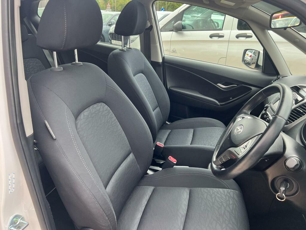Hyundai Ix20 1.4 Active Hatchback Euro 5 90 Grey #31