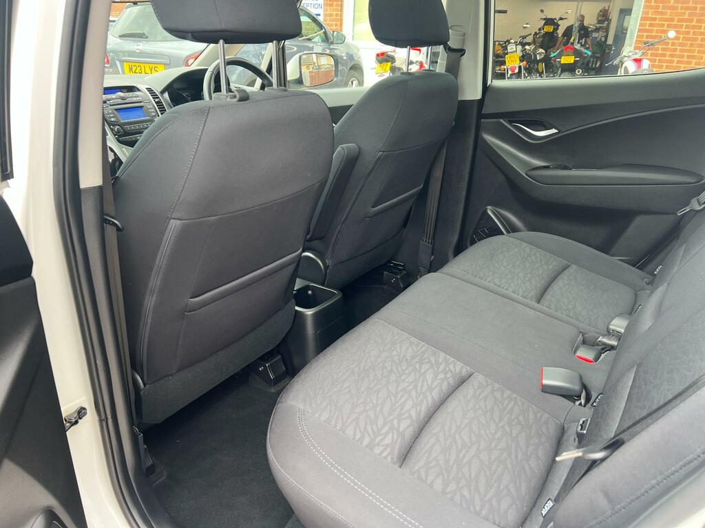 Hyundai Ix20 1.4 Active Hatchback Euro 5 90 Grey #37