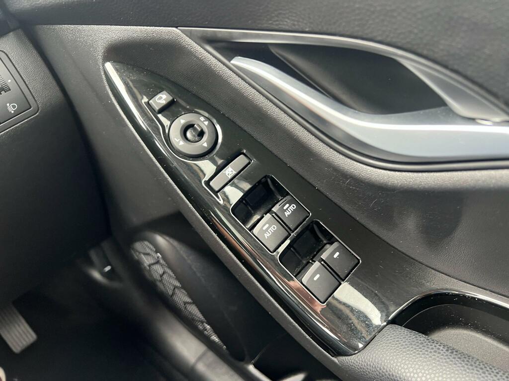 Hyundai Ix20 1.4 Active Hatchback Euro 5 90 Grey #27