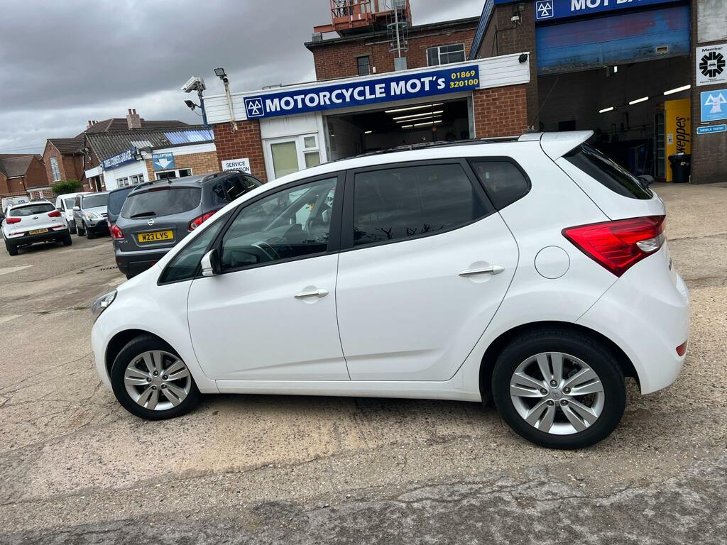 Hyundai Ix20 Style Auto White #4