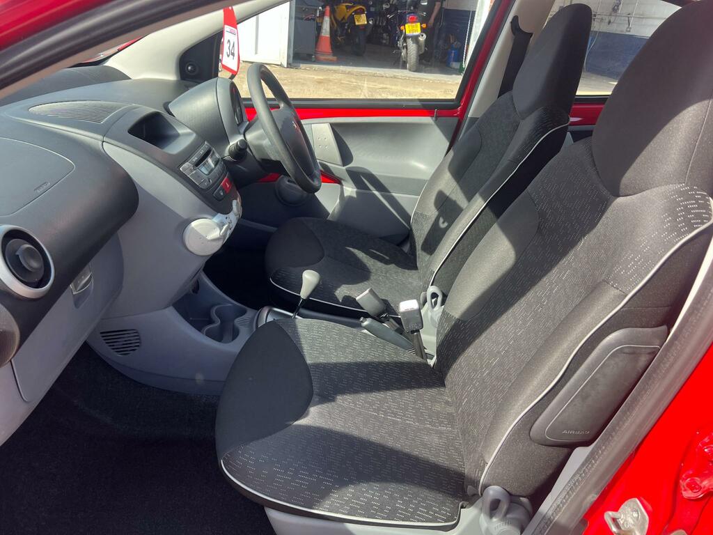 Peugeot 107 107 Verve Black #10