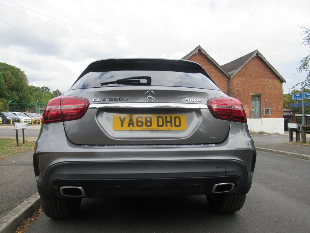 Mercedes-Benz GLA Class Suv 2.1 Gla200d Amg Line Premium 7G-dct 4Matic E YA68DHO Grey #5