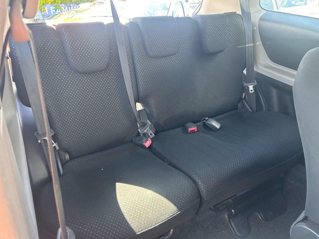 Toyota Yaris Hatchback 1.33 Black #10