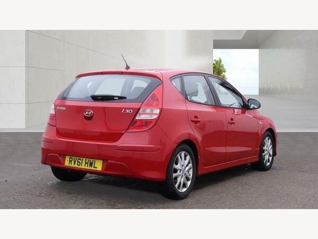 Hyundai I30 1.4 Comfort Euro 5 Red #4