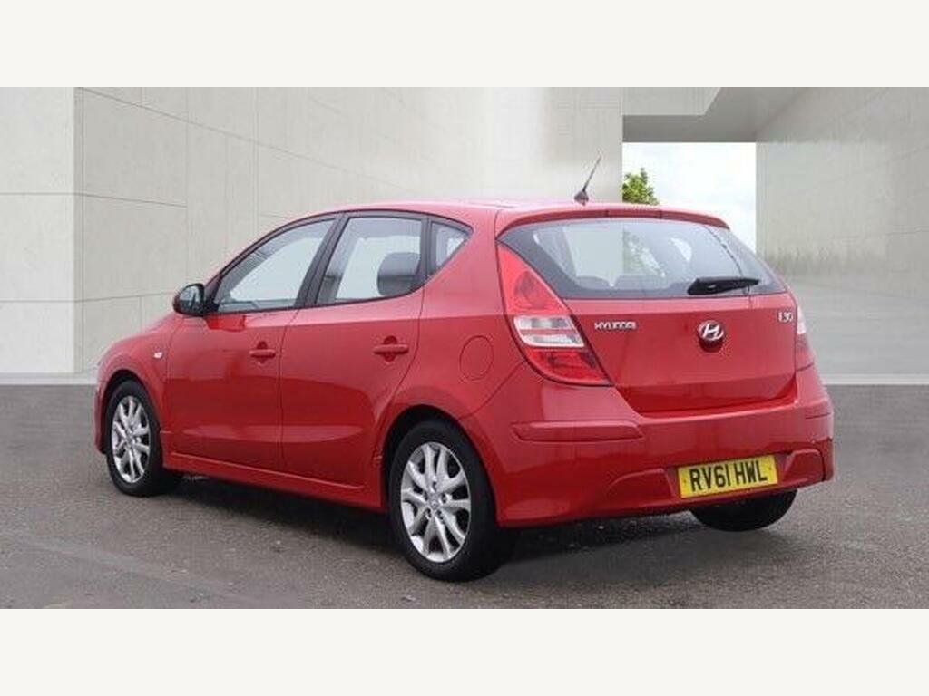 Hyundai I30 1.4 Comfort Euro 5 Red #3