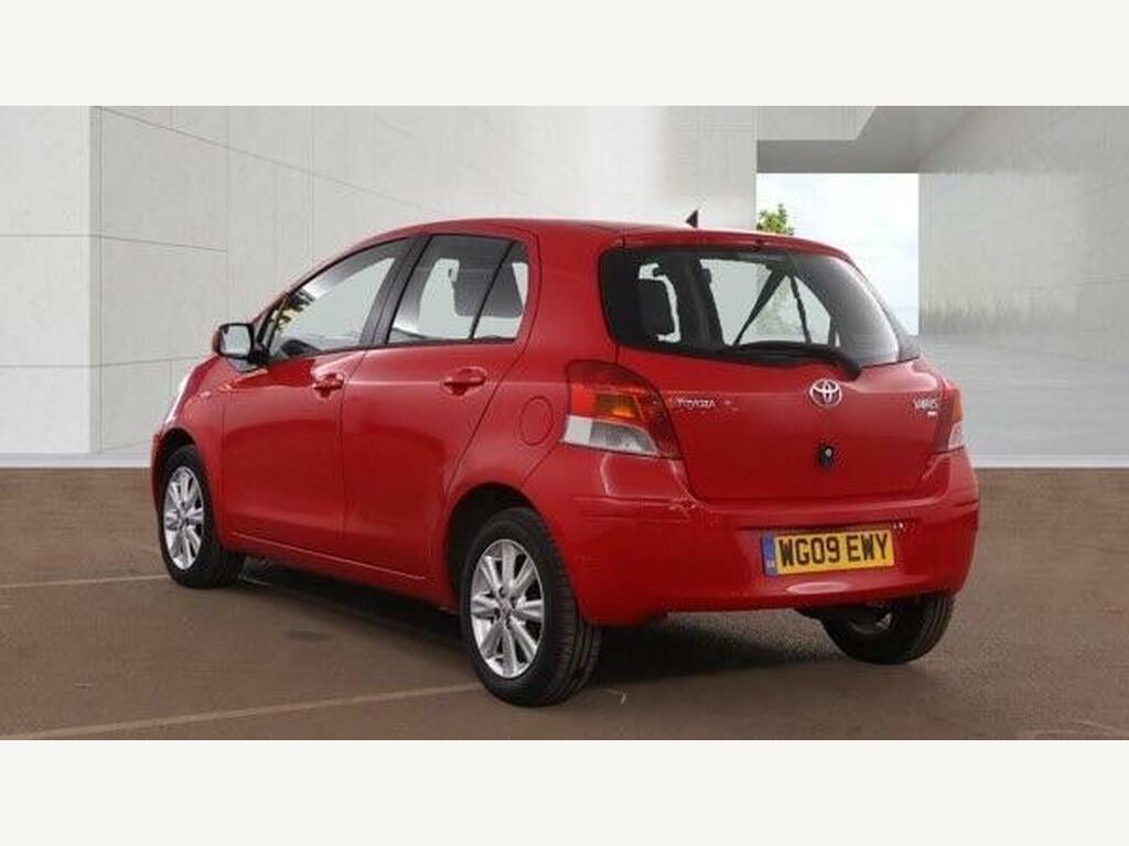 Toyota Yaris 1.33 Dual Vvt-i Tr Silver #3