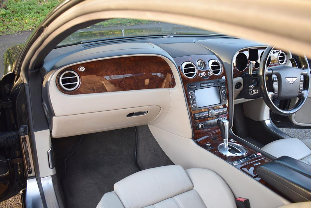 Bentley Continental Gt -- Black #4