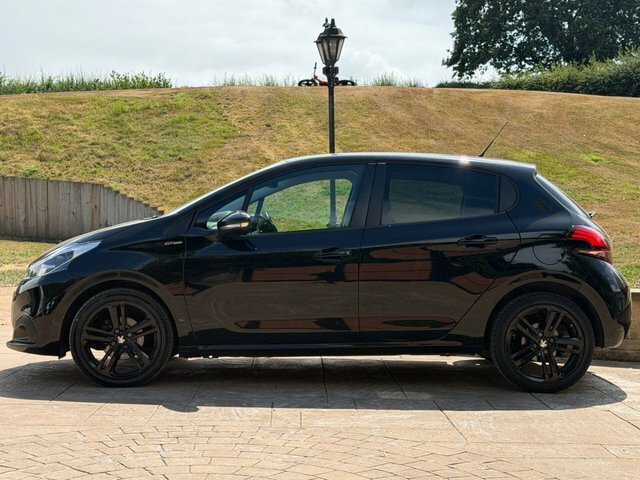 Peugeot 208 2019 1.2 Puretech Gpf Gt Line Hatchback SS19CWT Black #4