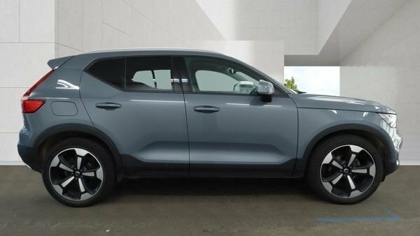 Volvo XC40 2020 1.5 T3 Momentum Pro Suv Eur Grey #2