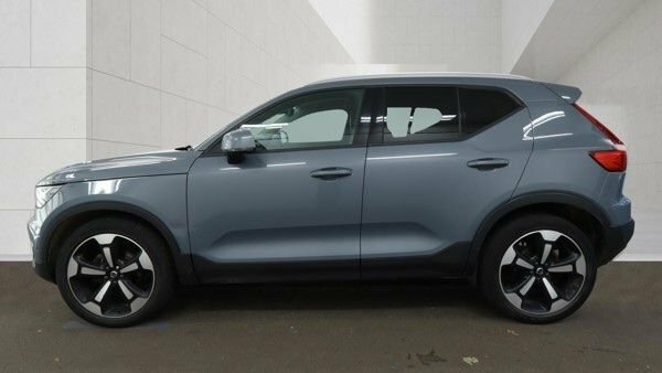 Volvo XC40 2020 1.5 T3 Momentum Pro Suv Eur Grey #3