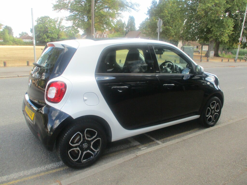 Smart Forfour 0.9T Prime Premium Hatchback Twinamic White #3