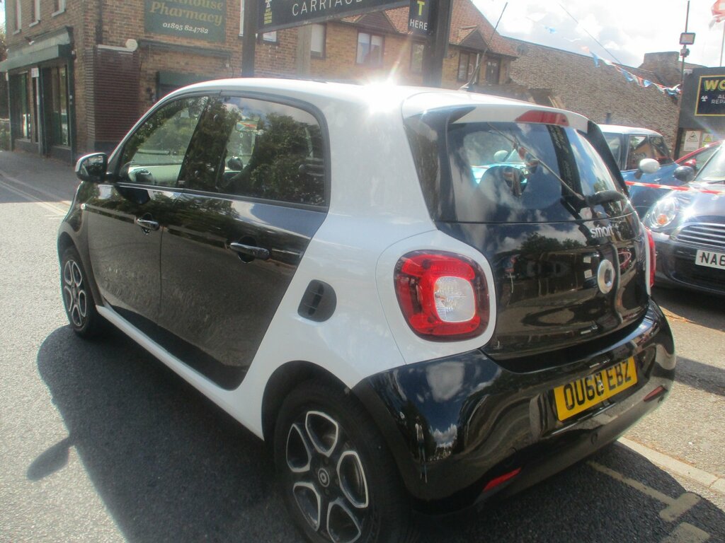Smart Forfour 0.9T Prime Premium Hatchback Twinamic White #6