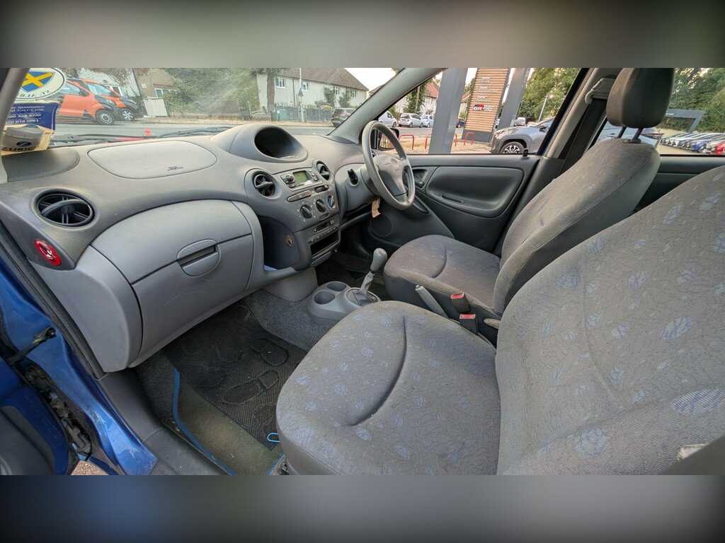 Toyota Yaris 1.5 Vvt-i T Sport Grey #9