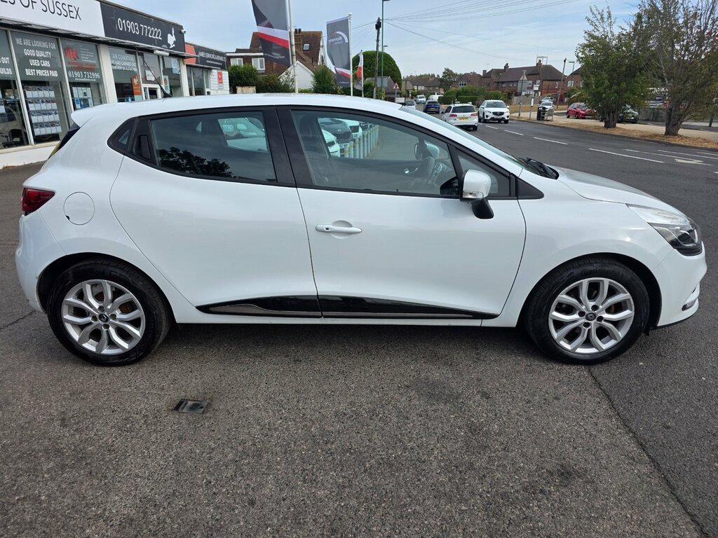 Renault Clio 0.9 Tce Dynamique Nav Hatchback KP17UZD White #4