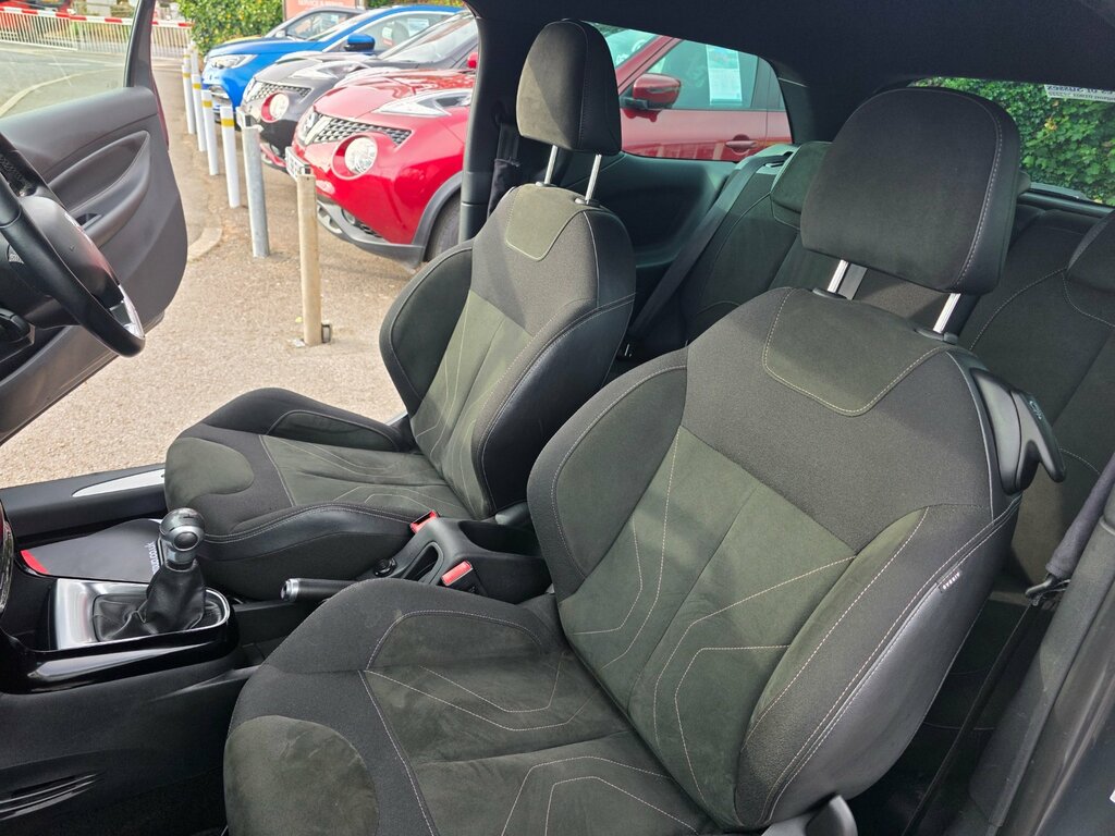 DS DS 3 1.2 Puretech Elegance Hatchback NU66YVX Grey #4