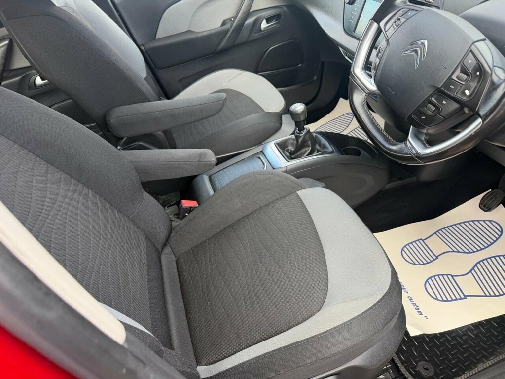 Citroen Grand C4 Picasso 1.6L Exclusive Red #4