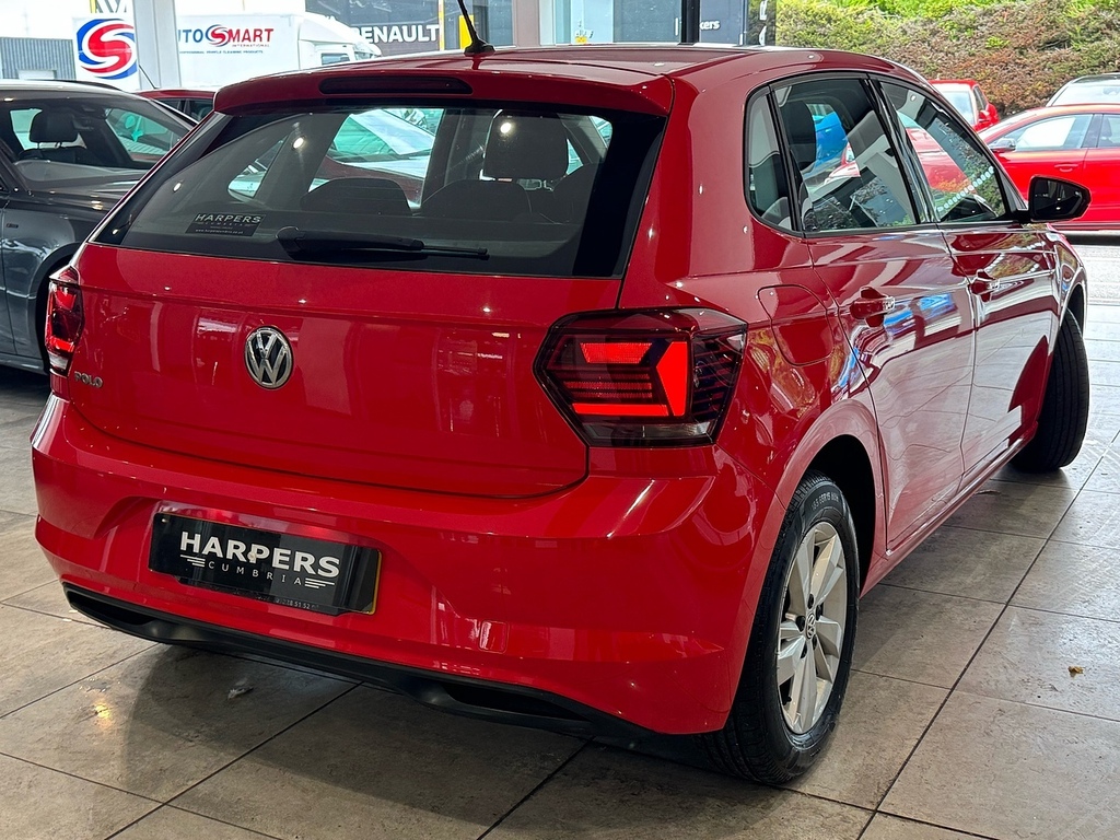 Volkswagen Polo Tsi Se Red #2