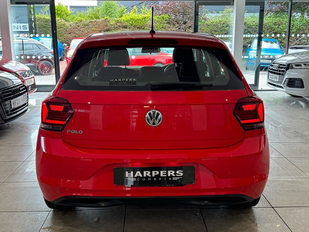 Volkswagen Polo Tsi Se Red #4
