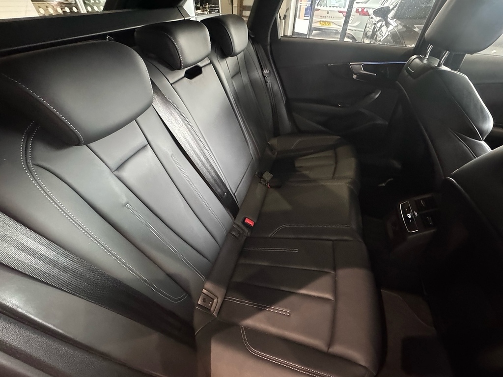 Audi A4 Avant Audi A4 Avant Black Edition 40 Tfsi 204 Ps S Troni Black #7