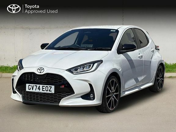 Toyota Yaris Gr Sport GV74EOZ White #3