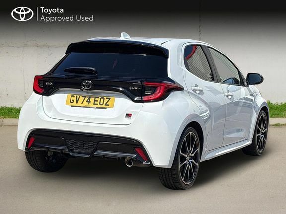Toyota Yaris Gr Sport GV74EOZ White #2