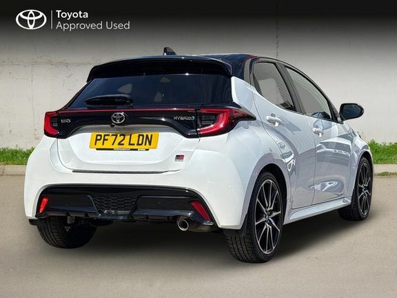 Toyota Yaris Gr Sport Bi-tone PF72LDN White #2