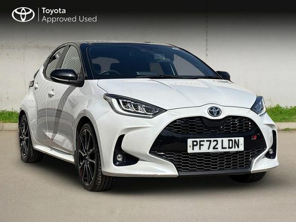 Toyota Yaris Gr Sport Bi-tone PF72LDN White