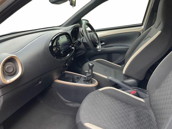 Toyota Aygo X Edge Manual Beige #5