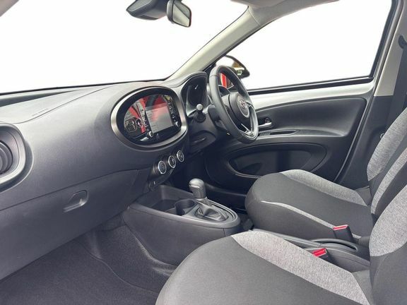 Toyota Aygo X Pure Automatic Silver #5