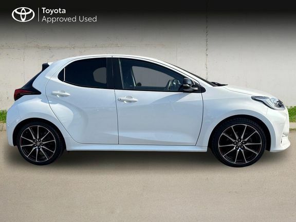 Toyota Yaris 1.5 Hybrid Icon Cvt 2022 White #23