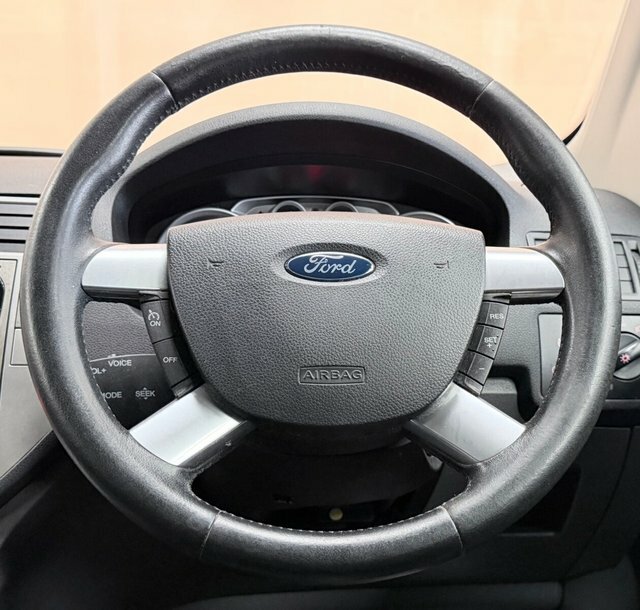 Ford Kuga 2.0 Tdci Zetec 2Wd Euro 5 White #8