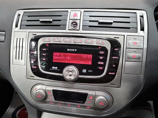 Ford Kuga 2.0 Tdci Zetec 2Wd Euro 5 White #10