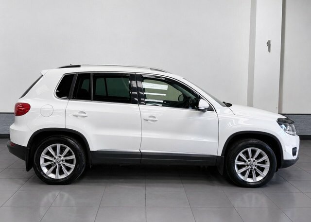 Volkswagen Tiguan 2.0 Tdi Bluemotion Tech Se Suv 4 White #3