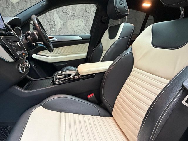 Mercedes-Benz GLE Class 350D 4Matic Amg Night Ed Prem 9G-tronic Black #32