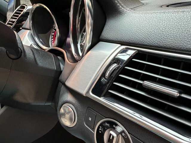 Mercedes-Benz GLE Class 350D 4Matic Amg Night Ed Prem 9G-tronic Black #30