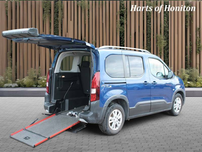 Peugeot Rifter 1.5 Allure Premium Blue Hdi 100 Wheelchair Adapted Blue