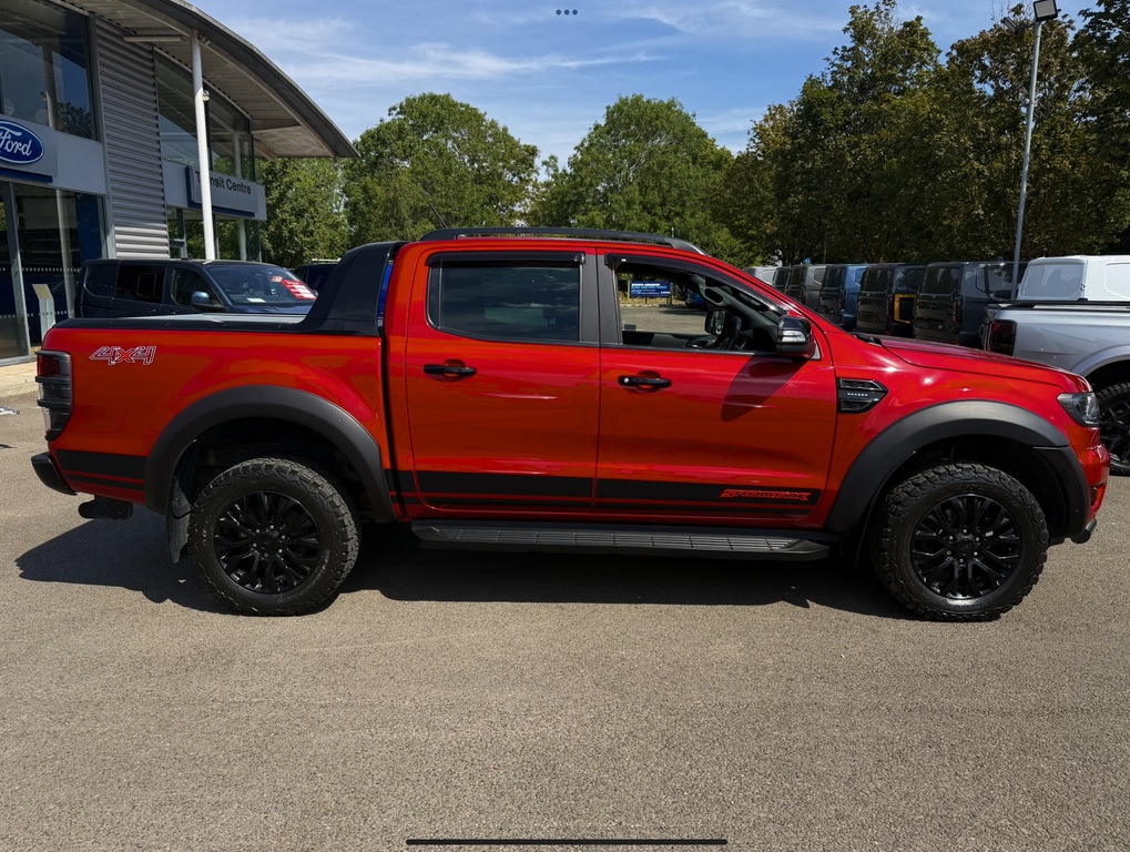Ford Ranger 2.0 Ecoblue Wildtrak Pickup Double Cab Red #2
