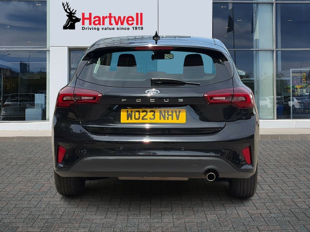Ford Focus 1.0T Ecoboost Titanium Hatchback Black #4