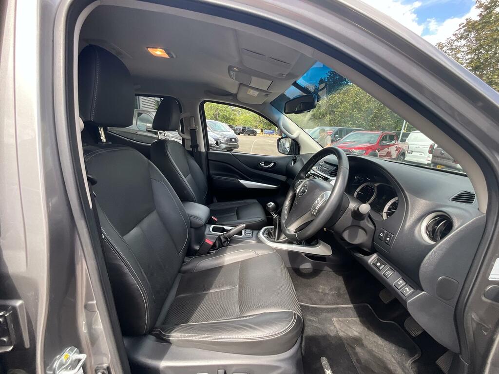 Nissan Navara Dci Tekna Bg67npc Ulez Black #17