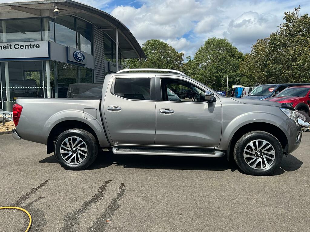 Nissan Navara 2.3 Dci Tekna Pickup Double Cab Grey #2