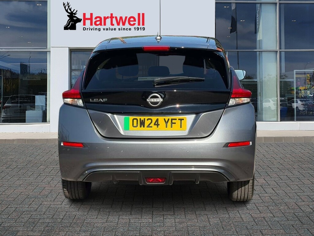 Nissan Leaf 39Kwh Tekna Hatchback 150 Ps Silver #4