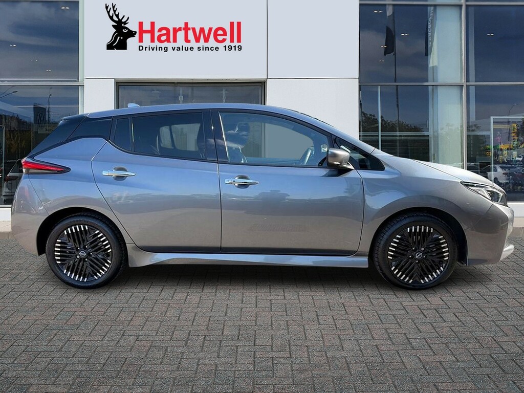 Nissan Leaf 39Kwh Tekna Hatchback 150 Ps Silver #2