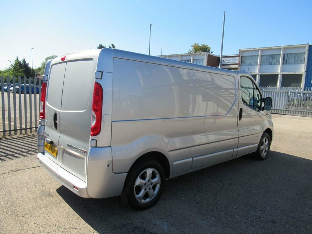 Vauxhall Vivaro 2L Sportive Silver #4