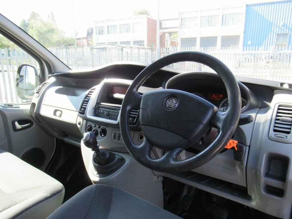 Vauxhall Vivaro 2.0 2900 Cdti 113 Bhp Lwb White #9